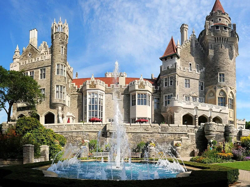 Visit-Casa-Loma,-Toronto's-Coolest-Castle